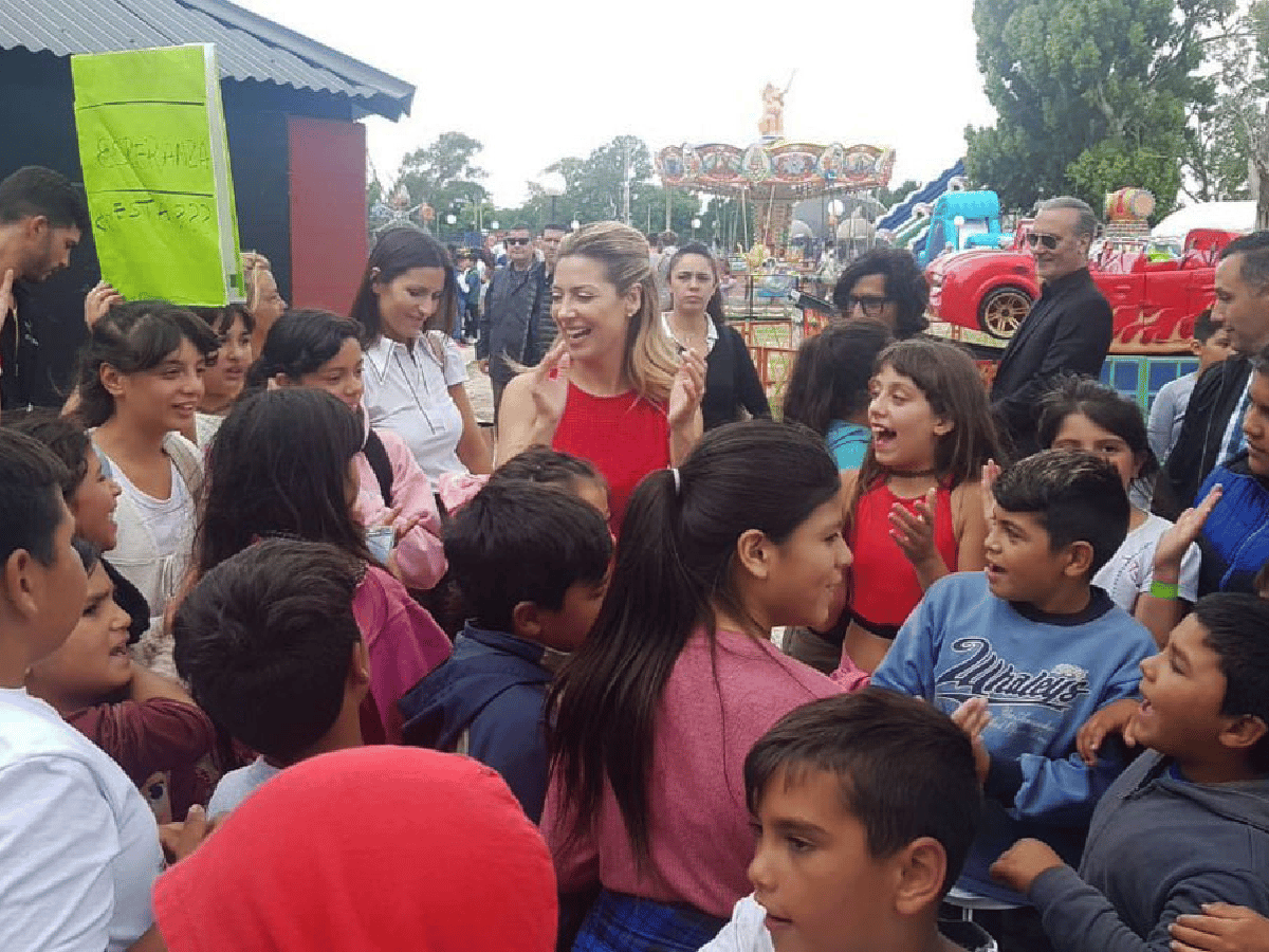 Fabiola Yañez entregó 1000 juguetes donados a los niños y niñas 
