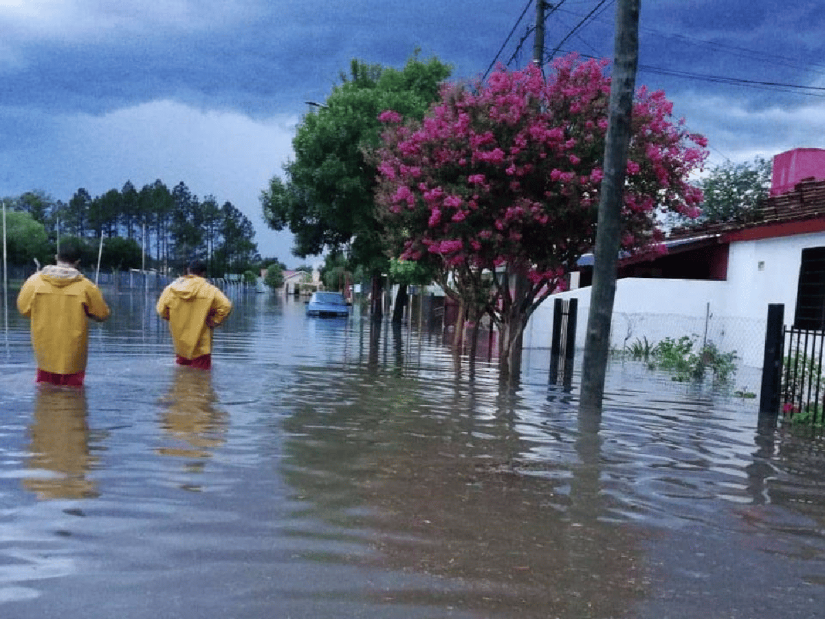 Justiniano Posse y Leones bajo agua: 30 evacuados