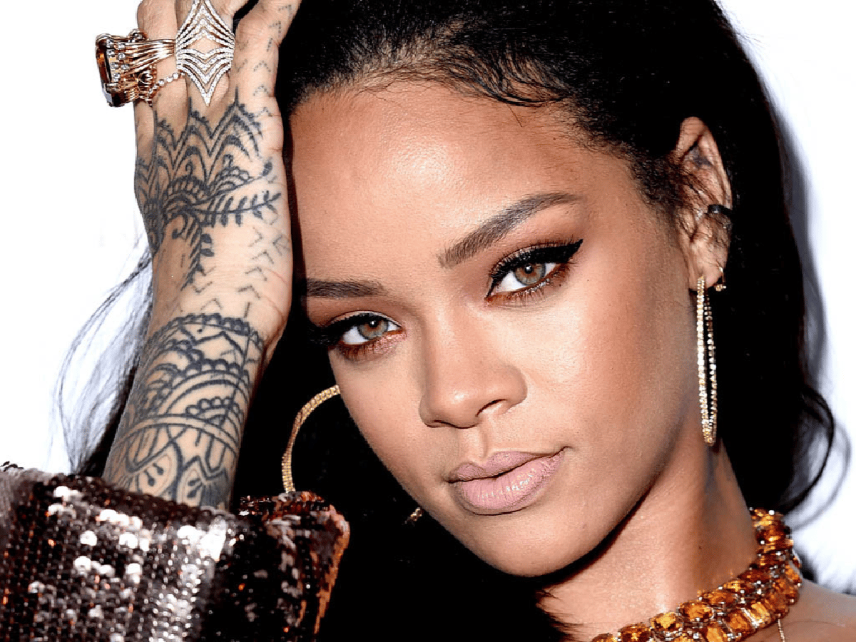Rihanna dio un paso más como empresaria,  ¿cómo es su nueva línea de beauty?