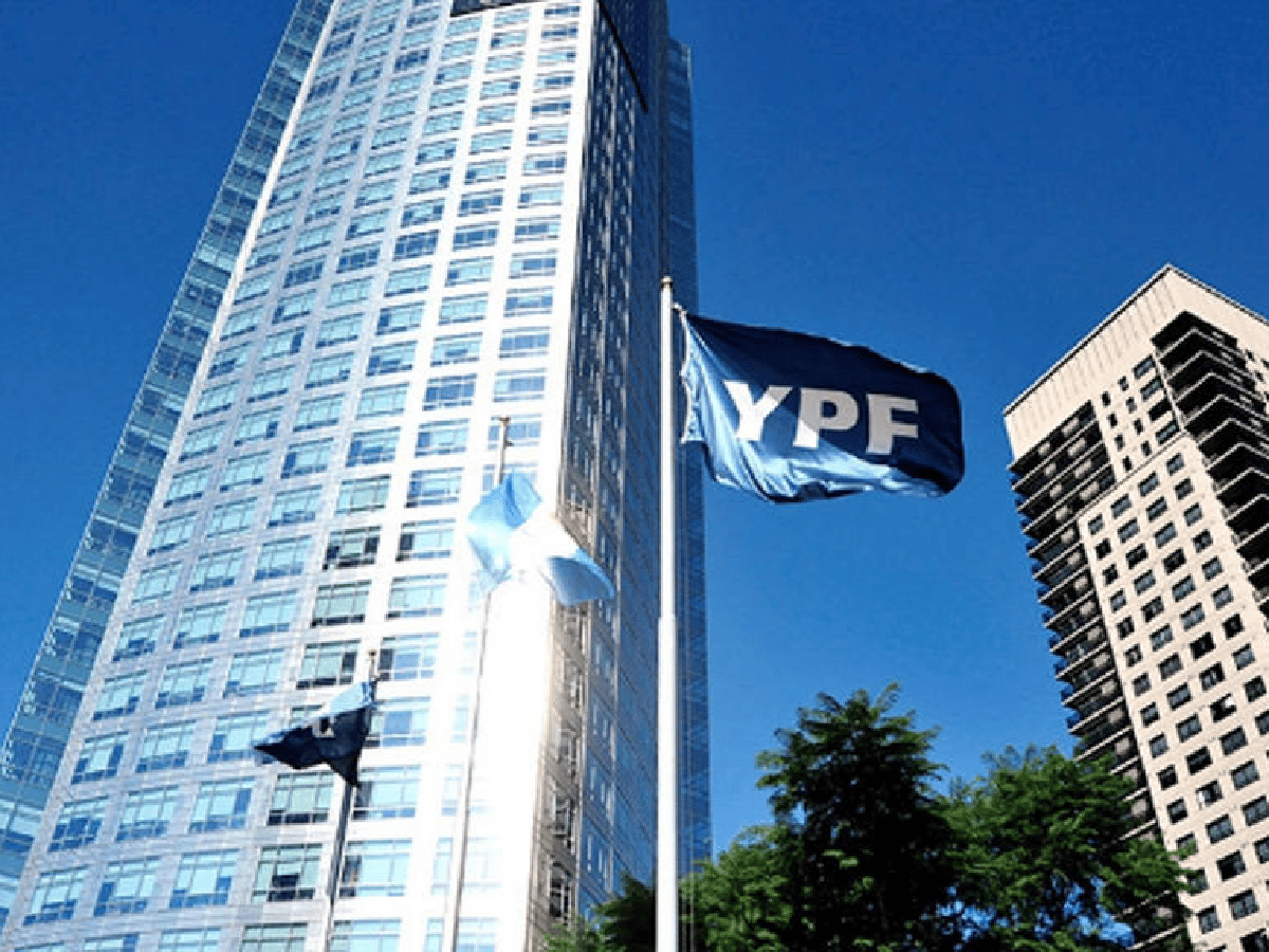 El Gobierno denunció en EE.UU. "fraude" en la venta de YPF