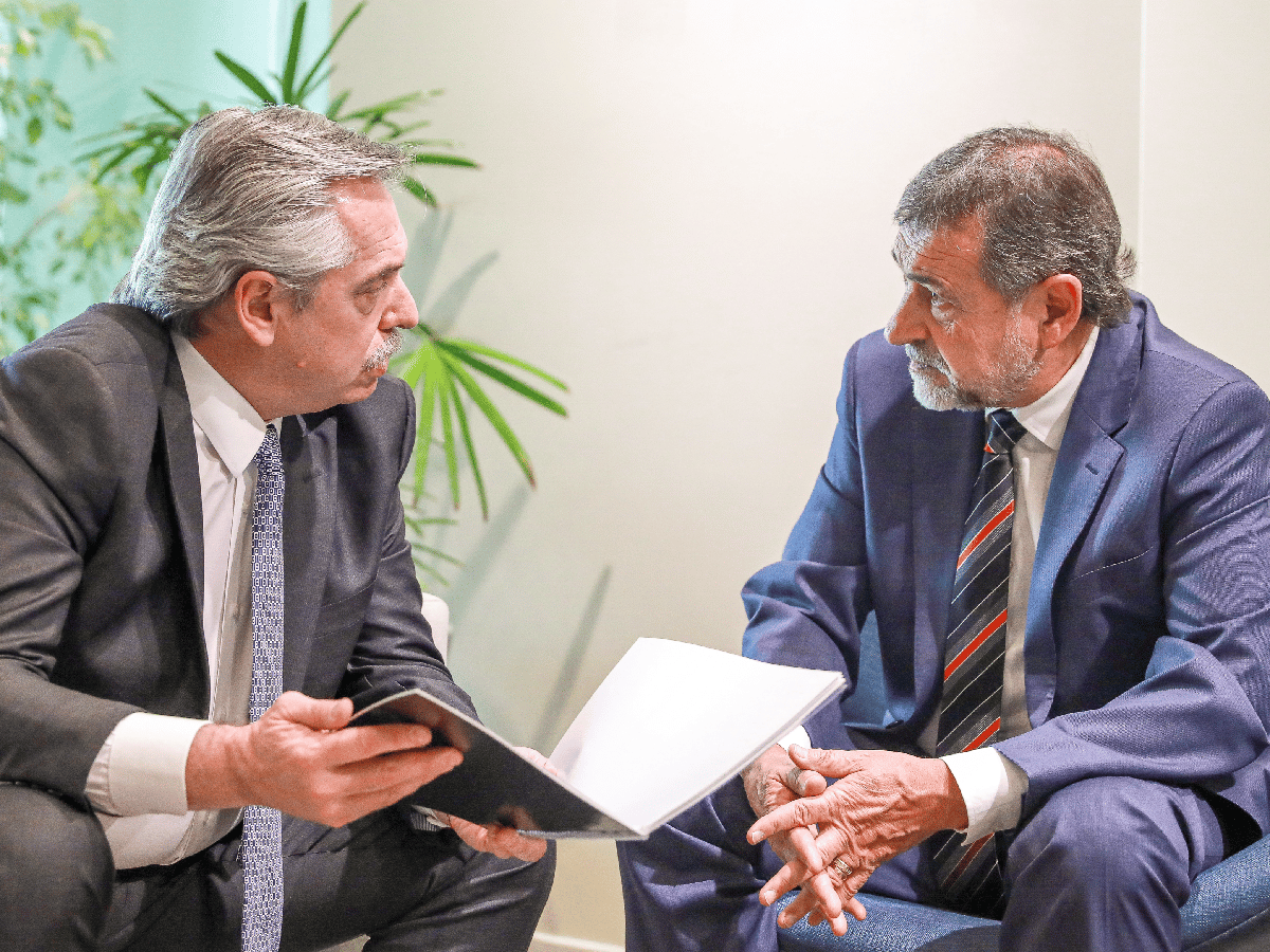 Alberto Fernández se reunió con el senador Carlos Caserio