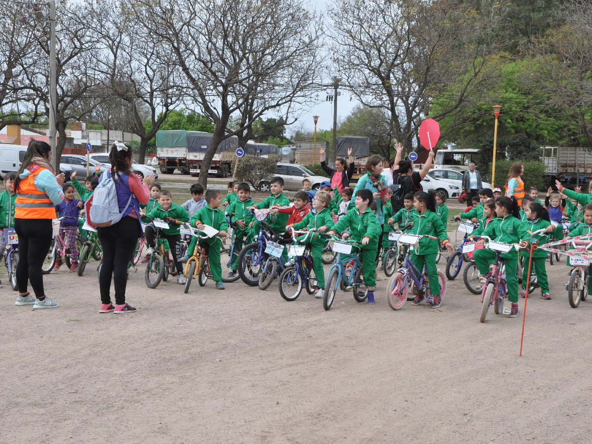 Brinkmann: bicicleteada por el Día de la Educación Vial       