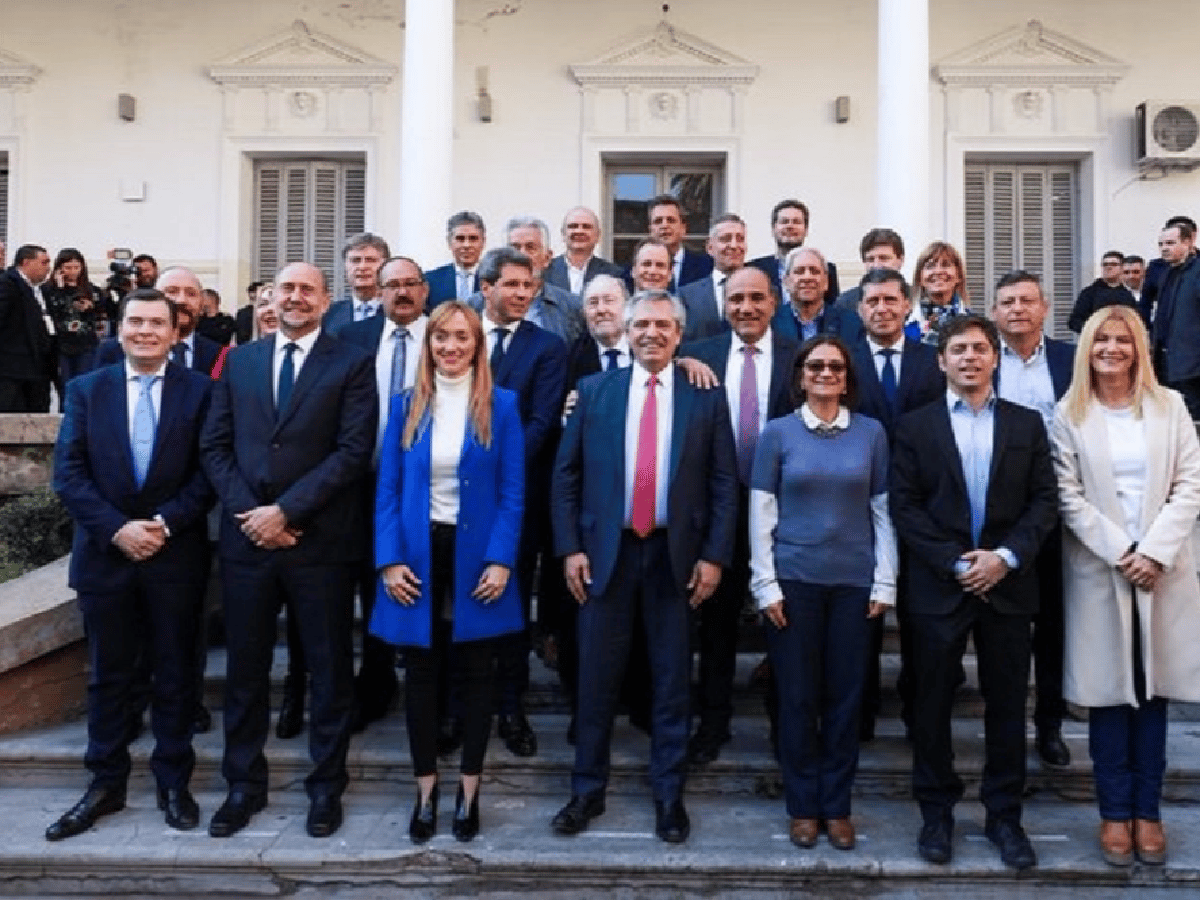 Gobernadores de la oposición se reúnen para analizar las medidas de Macri