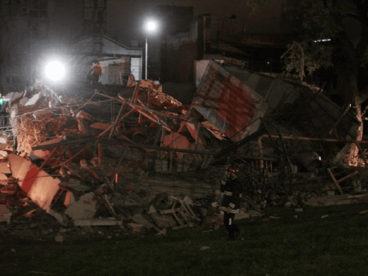 [Video]: impactante derrumbe de un edificio en Tres de Febrero