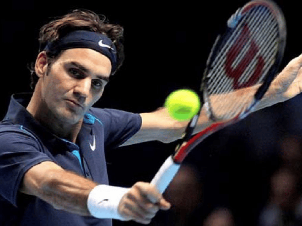 Federer ganó y está en "semis" en Londres 