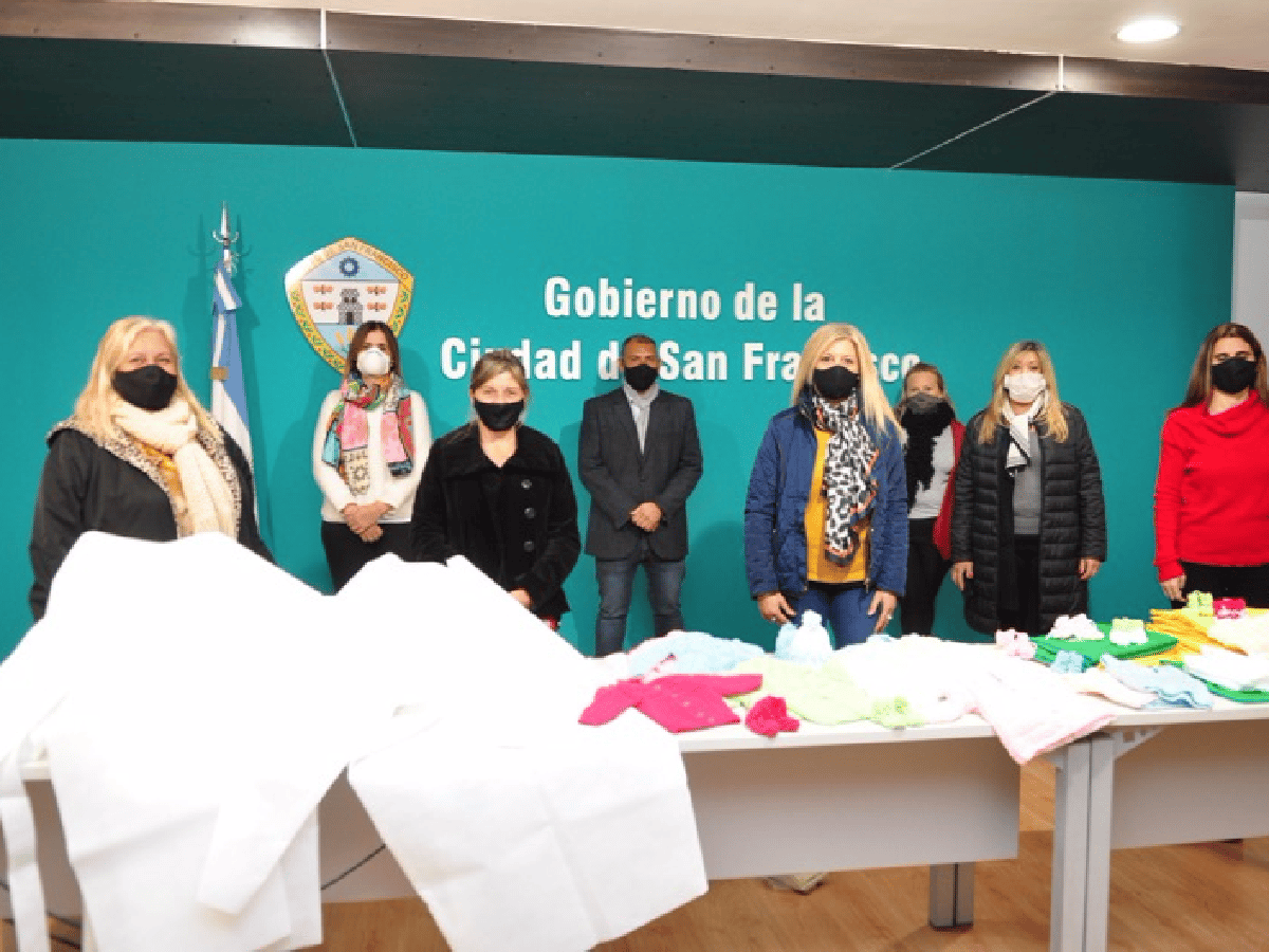 El Consejo Municipal de la Mujer entregó prendas al Hospital Iturraspe