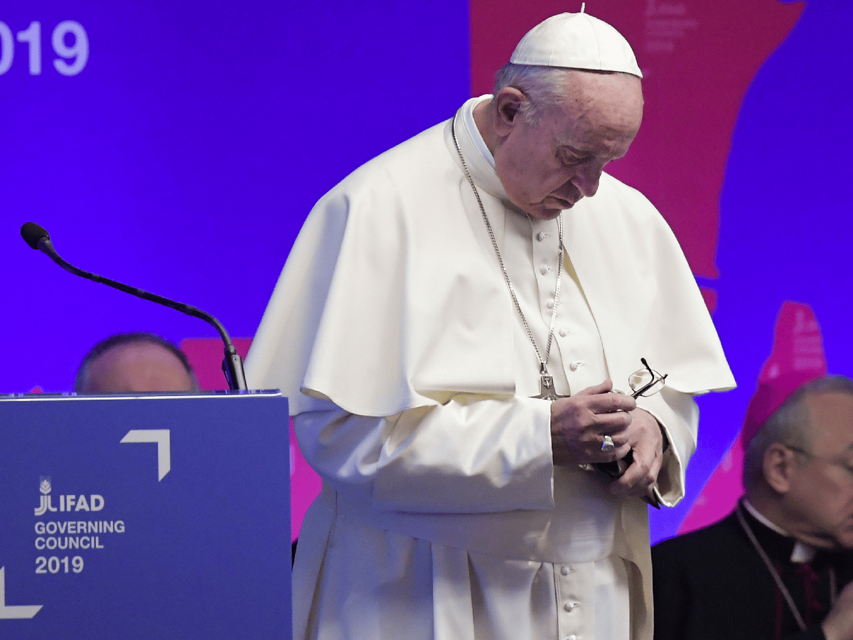  El Papa defiende la participación de los curas en política
