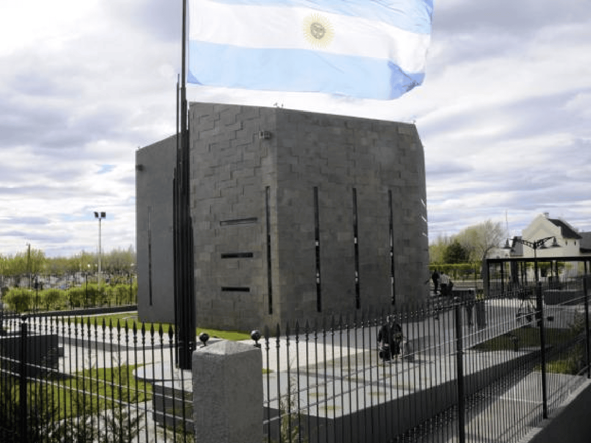 Cuadernos K: un testigo asegura que sacaron 40 bolsos con dinero del mausoleo de Néstor Kirchner