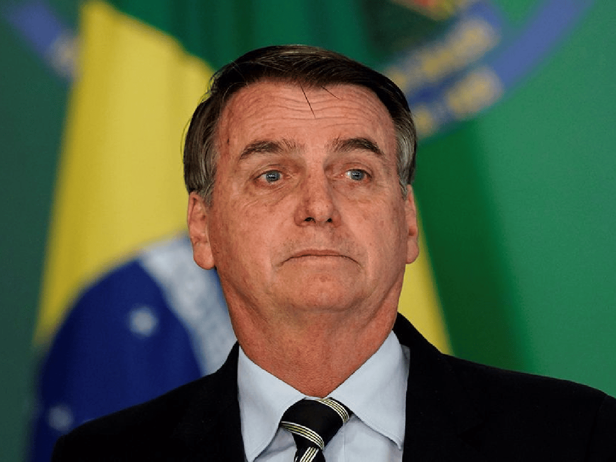 Bolsonaro dio marcha atrás y prohíbe que civiles porten fusiles