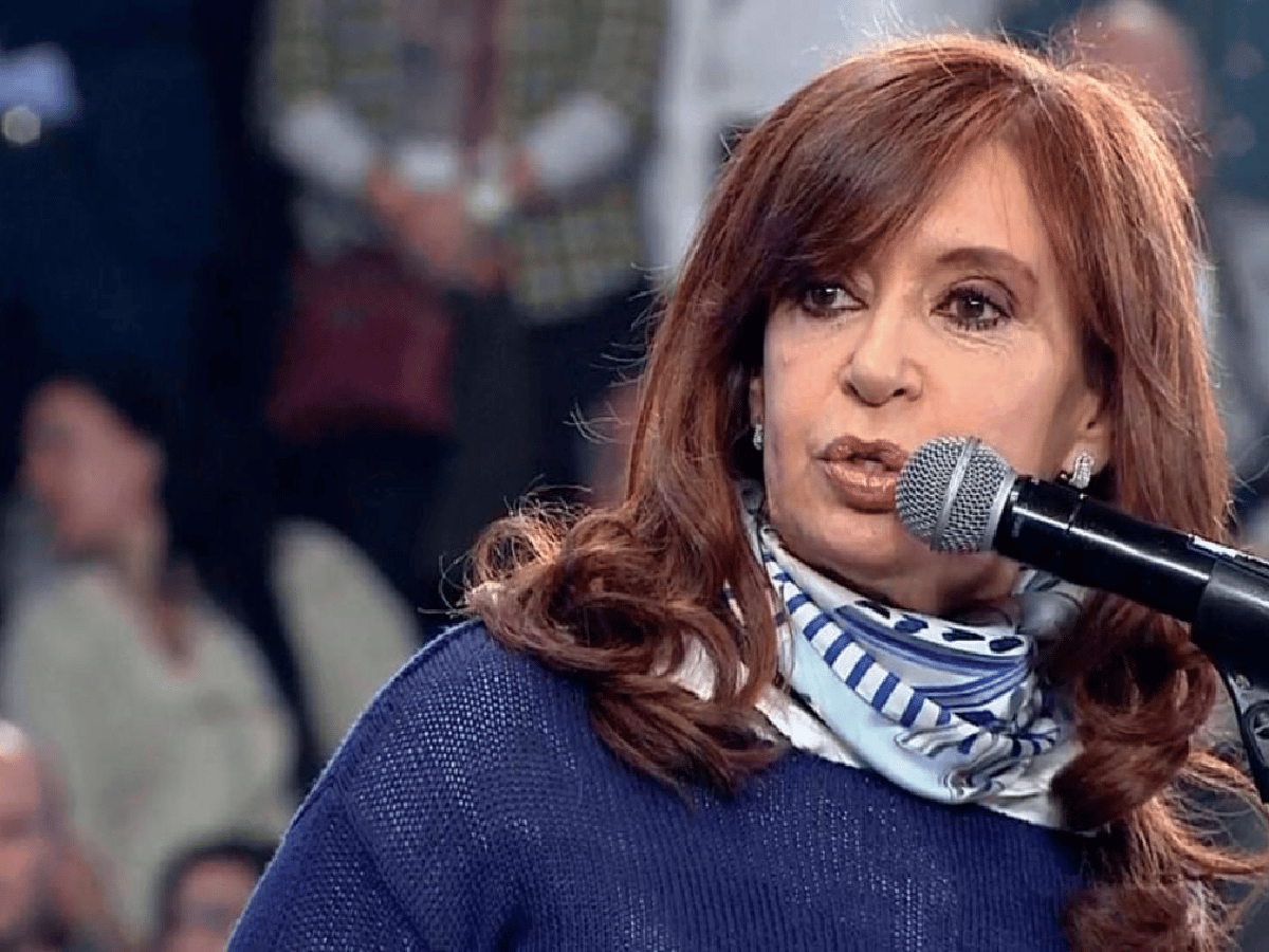 Cristina irónica: "El único que trabaja es el ministro Caputo" 
