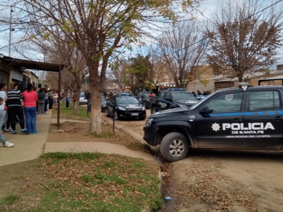 Santa Fe: se entregó el hombre buscado por el crimen de una mujer y su hija de diez años