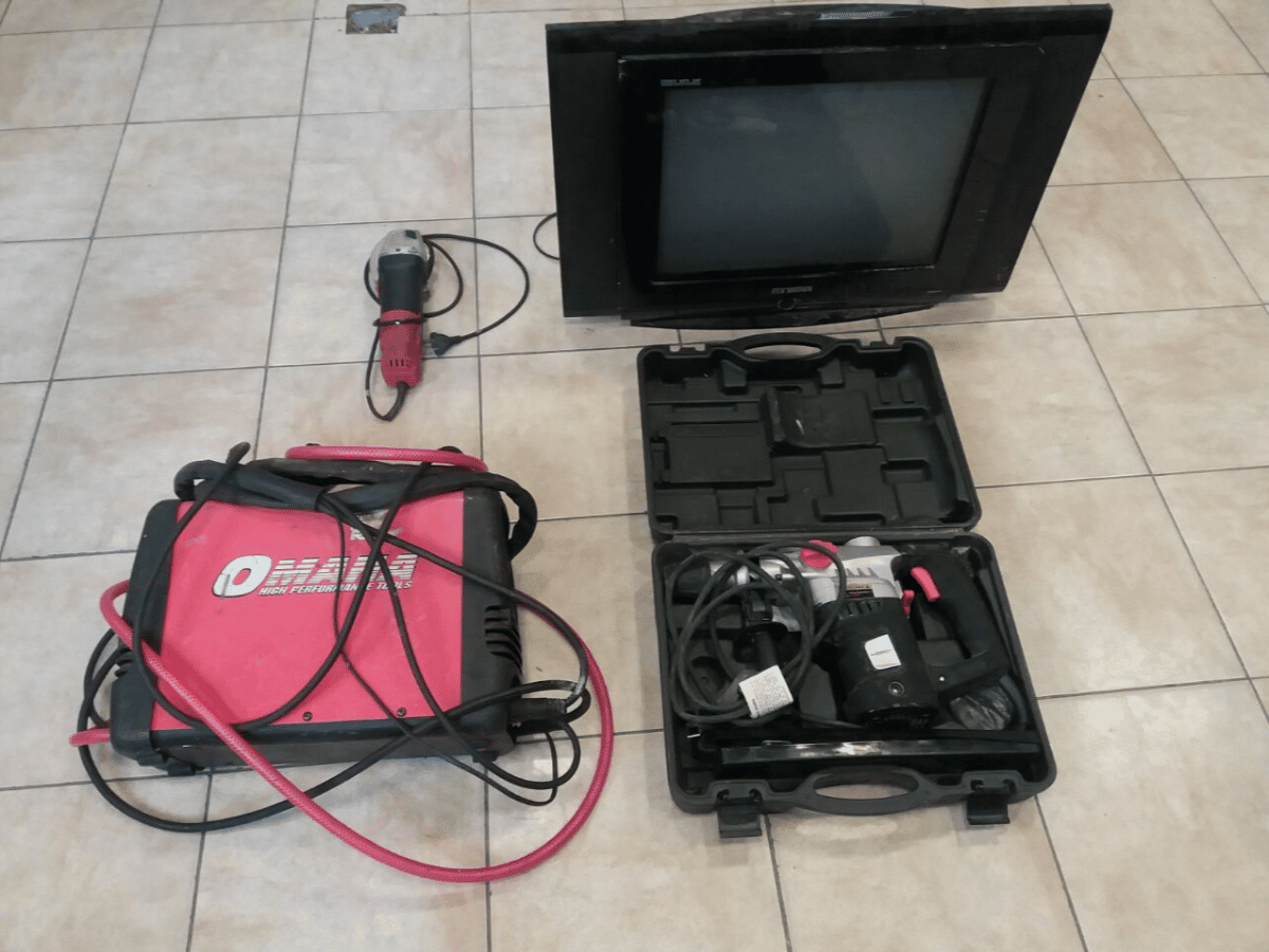 Recuperan herramientas y un TV robados: antes, el ladrón quiso venderlos 