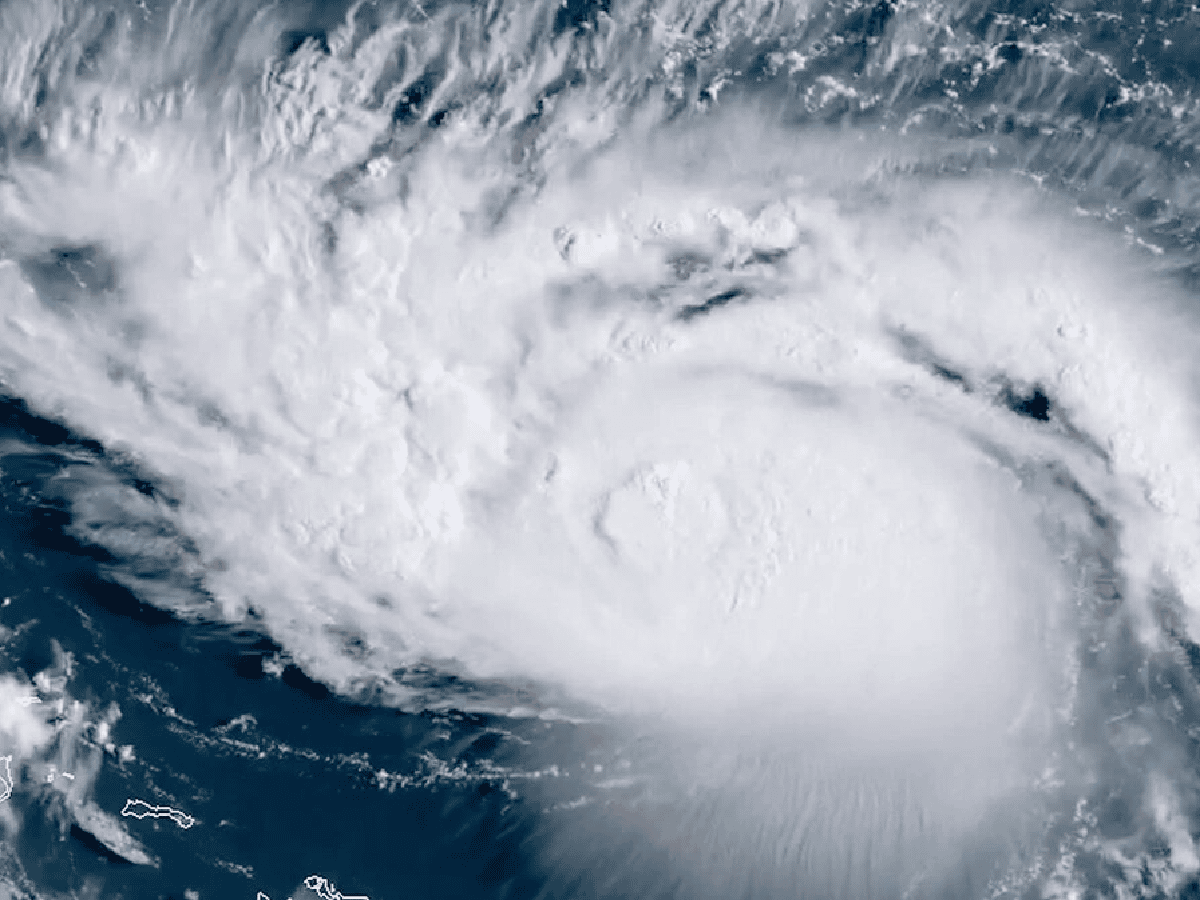 Furia de la naturaleza: El huracán Dorian subió a categoría 5  