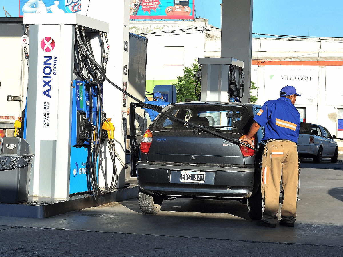 Conflicto salarial de estacioneros resiente el expendio de combustibles 