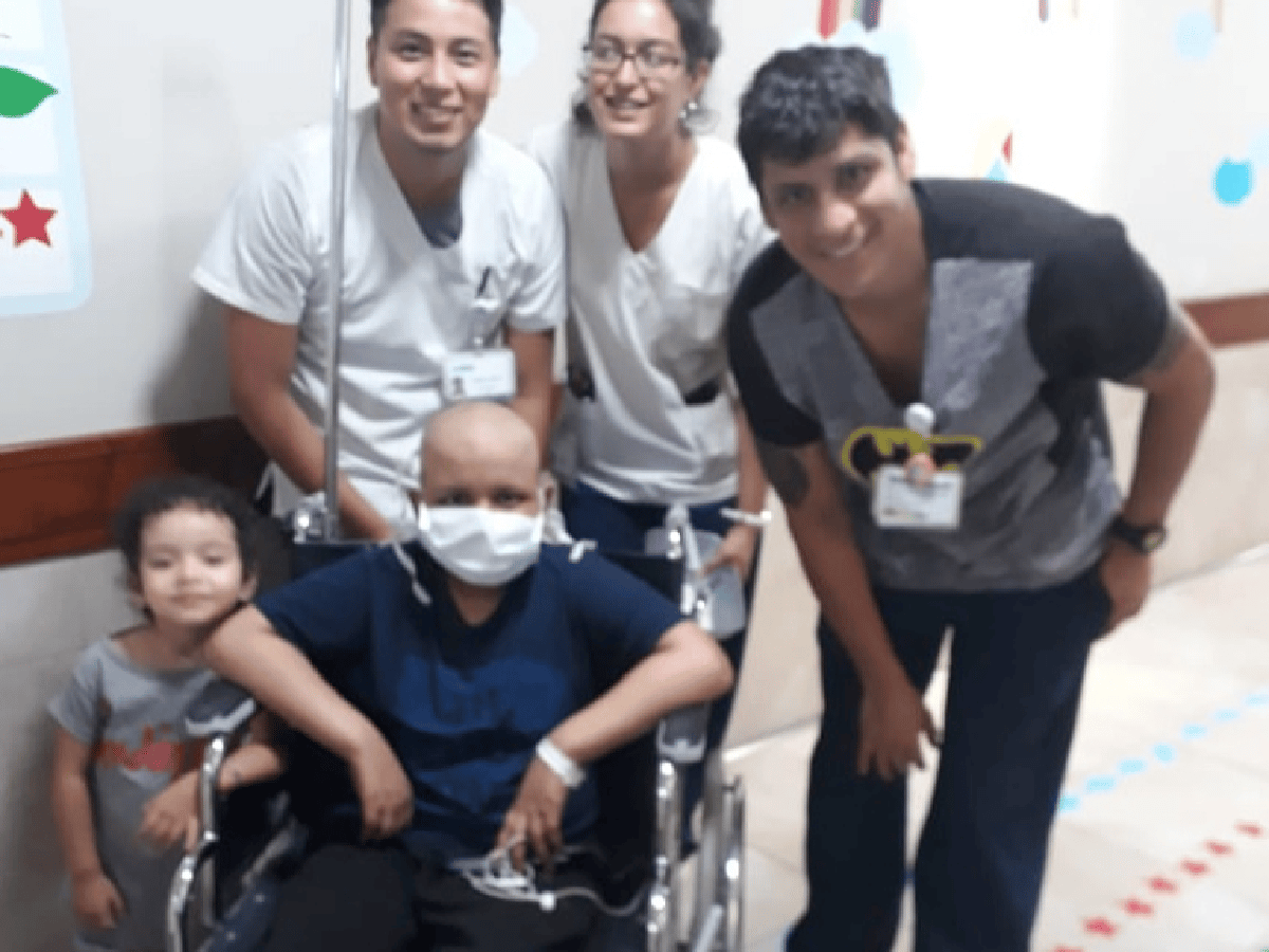  Ramiro Agüero recibió el alta tras el trasplante por un raro tumor en la médula 