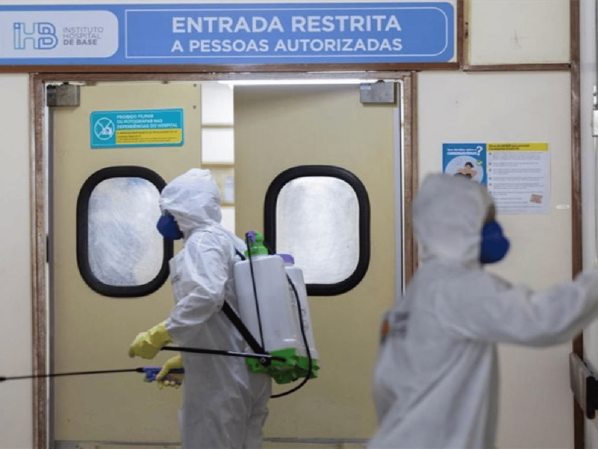 Situación crítica en Brasil: convocan como "reserva" a veterinarios y a dentistas para combatir el coronavirus