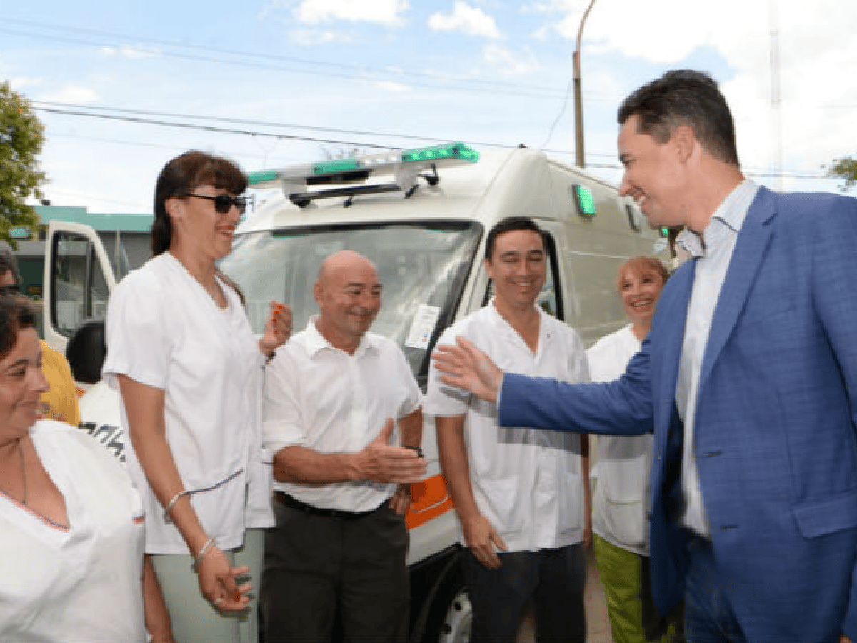San Justo: la Provincia entregó nuevos móviles de seguridad y ambulancias