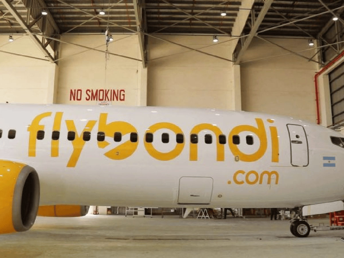 Un fiscal sugirió que se evalúe suspender vuelos de FlyBondi 