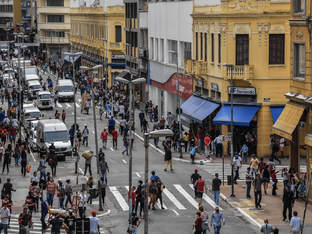 Con un nuevo récord diario de muertes, San Pablo prosigue con el proceso de reapertura