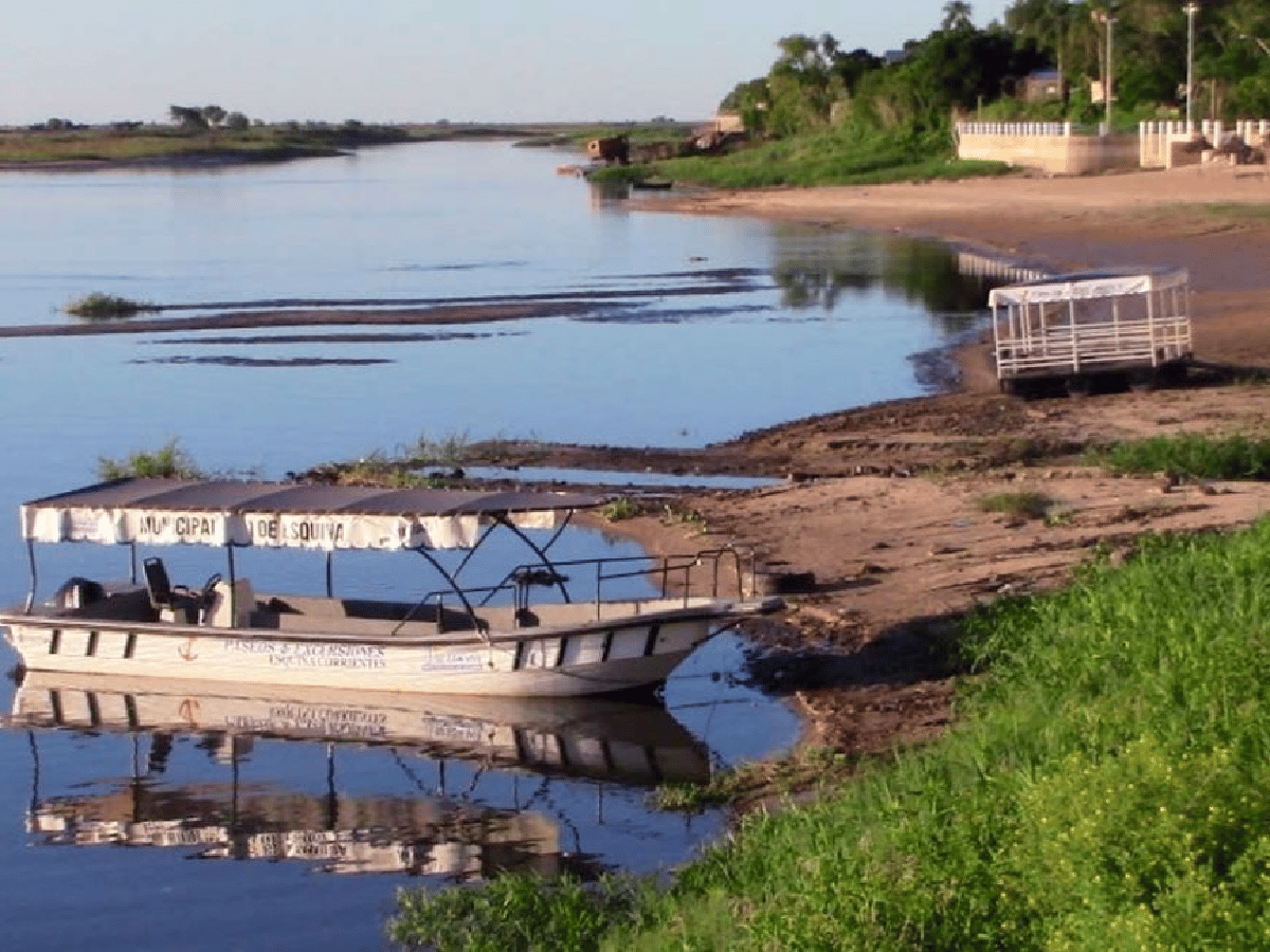 Dos mujeres del Chaco cruzaron a Corrientes en una embarcación para ver a sus parejas