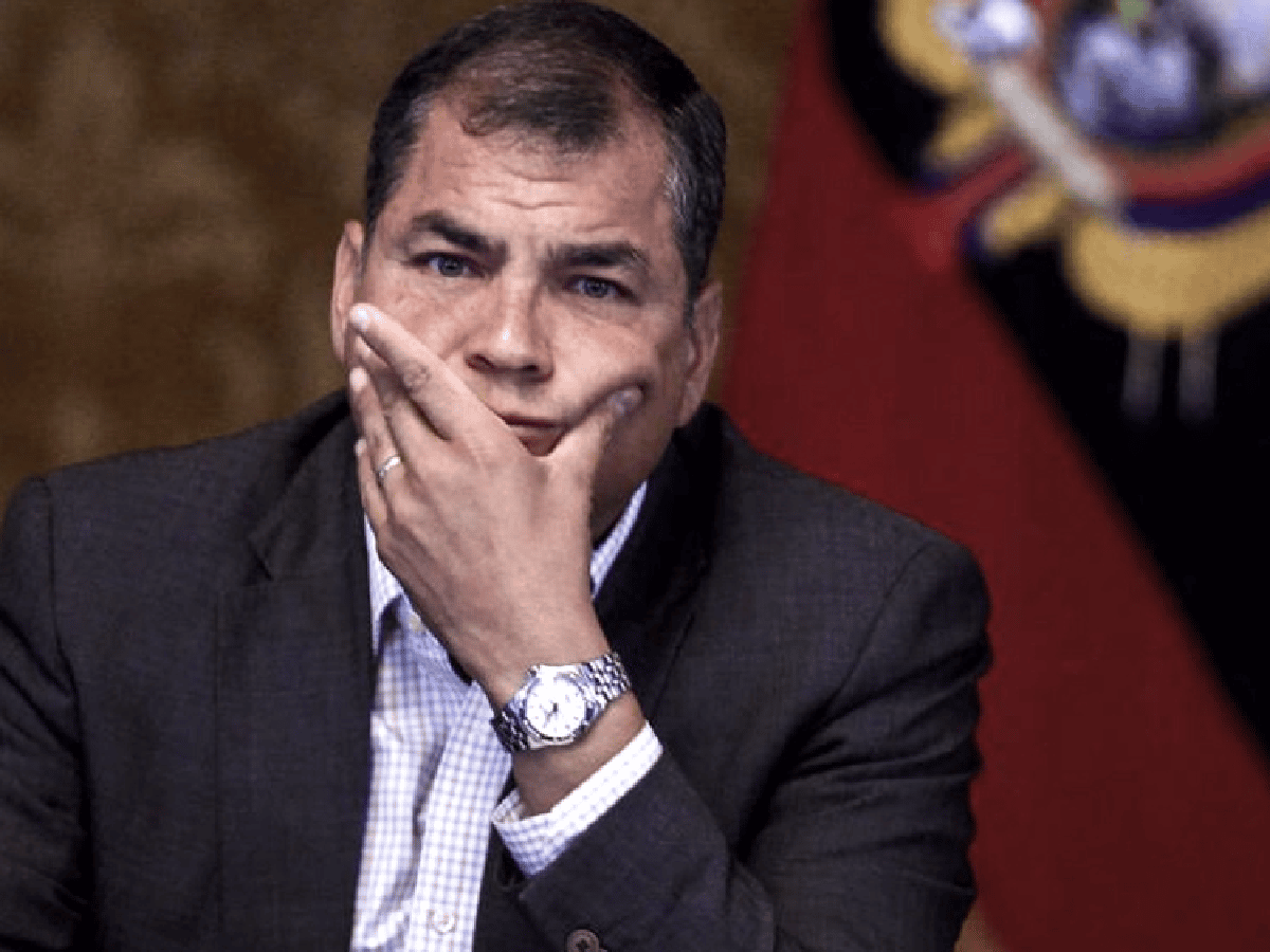 En menos de 24 horas, suspendieron al partido de Correa y confirman su condena de prisión