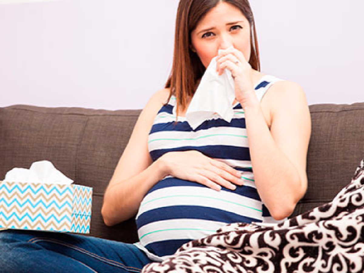 Rinitis del embarazo: cómo diferenciarla de un resfrío común 