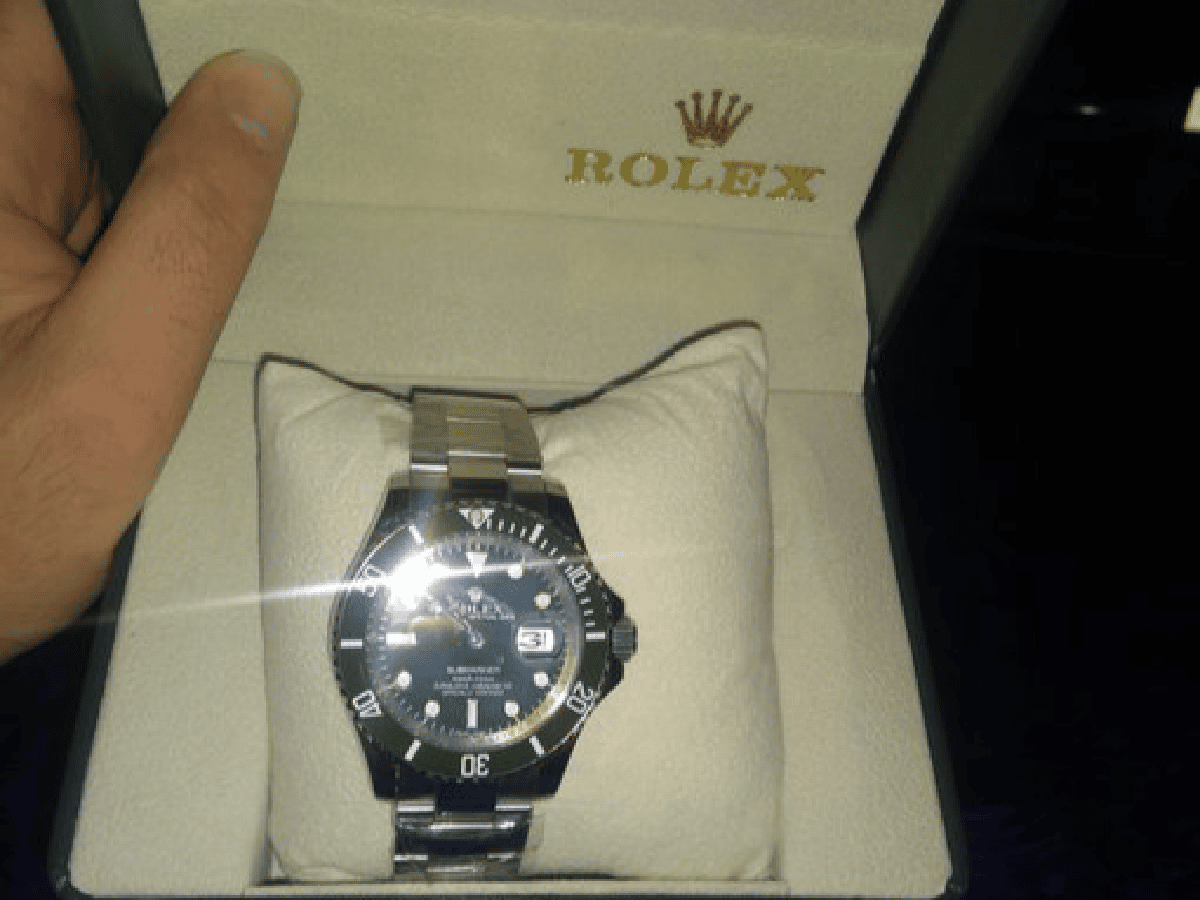 El padre de un paciente recuperado le regaló un Rolex y en las redes descubrió que vale una fortuna