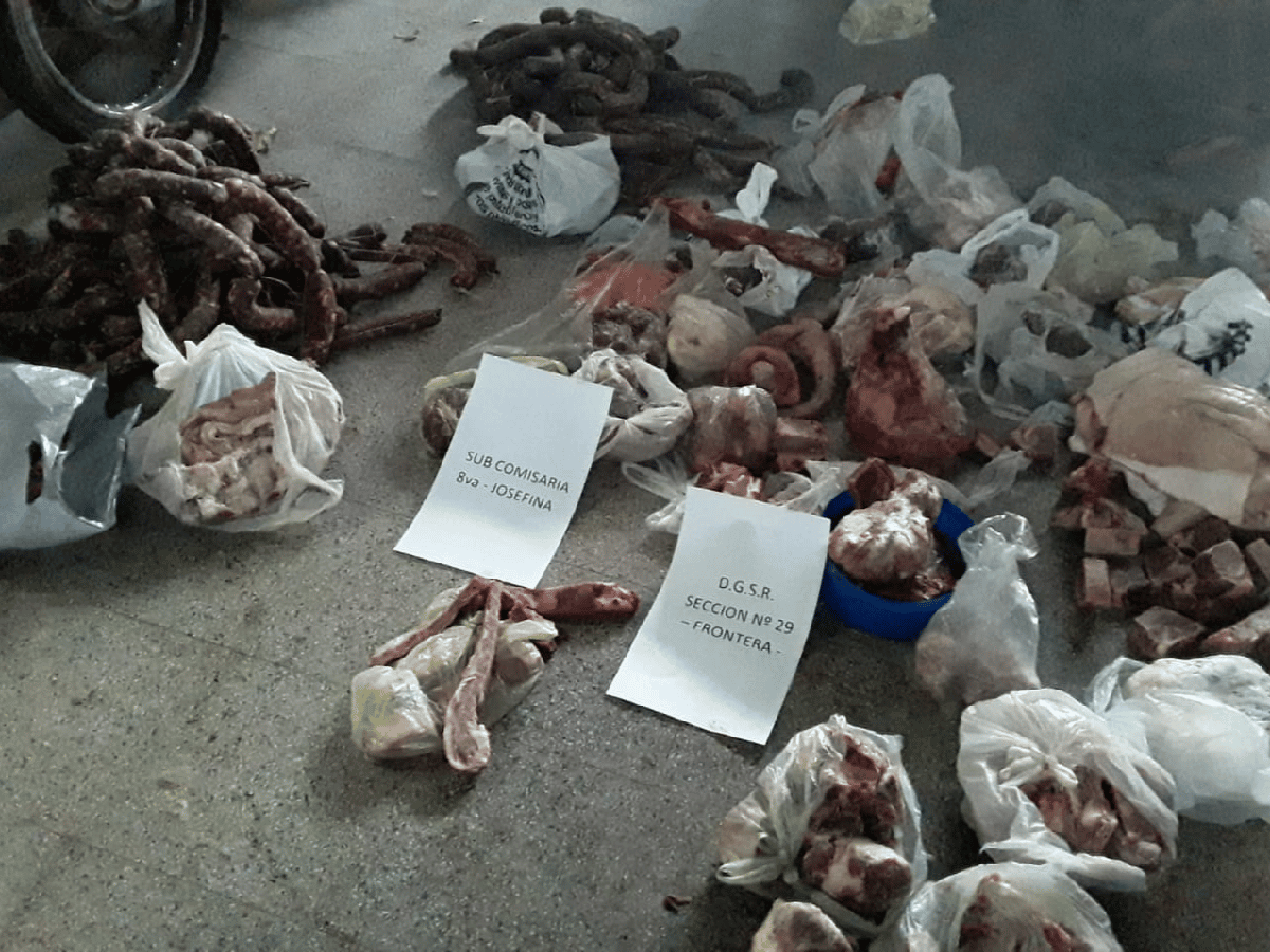 En un procedimiento policial en  Josefina se secuestró carne y porcina