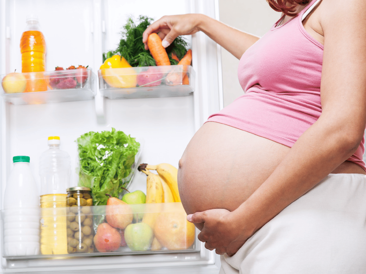 Embarazada y vegetariana:  ¿se aseguran los nutrientes para el desarrollo del bebé? 