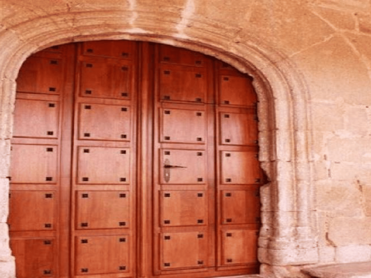 Inseguridad: robaron la puerta principal de una iglesia en Josefina