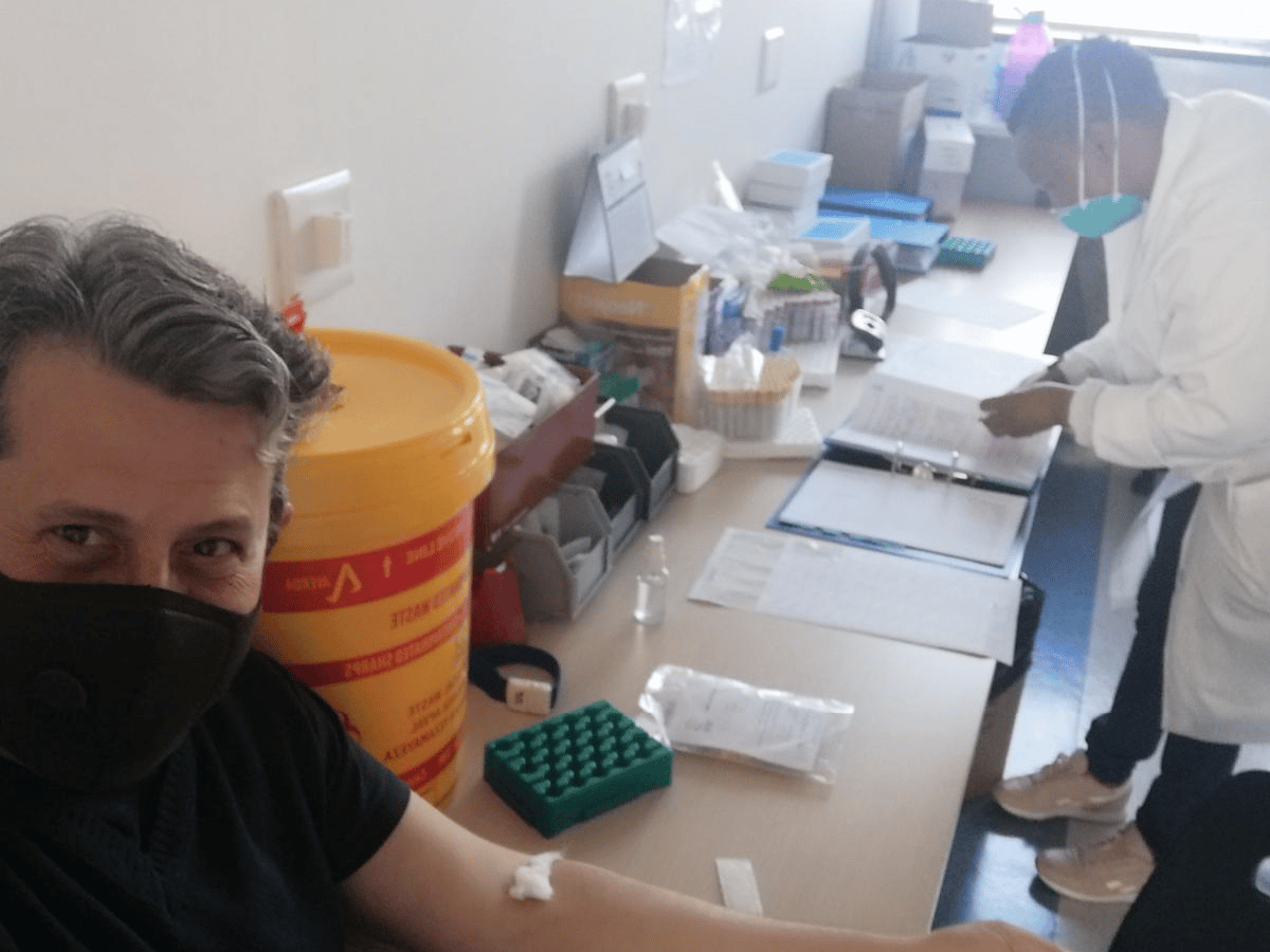 "Ya está demostrado que la vacuna funciona perfectamente", dijo un voluntario argentino