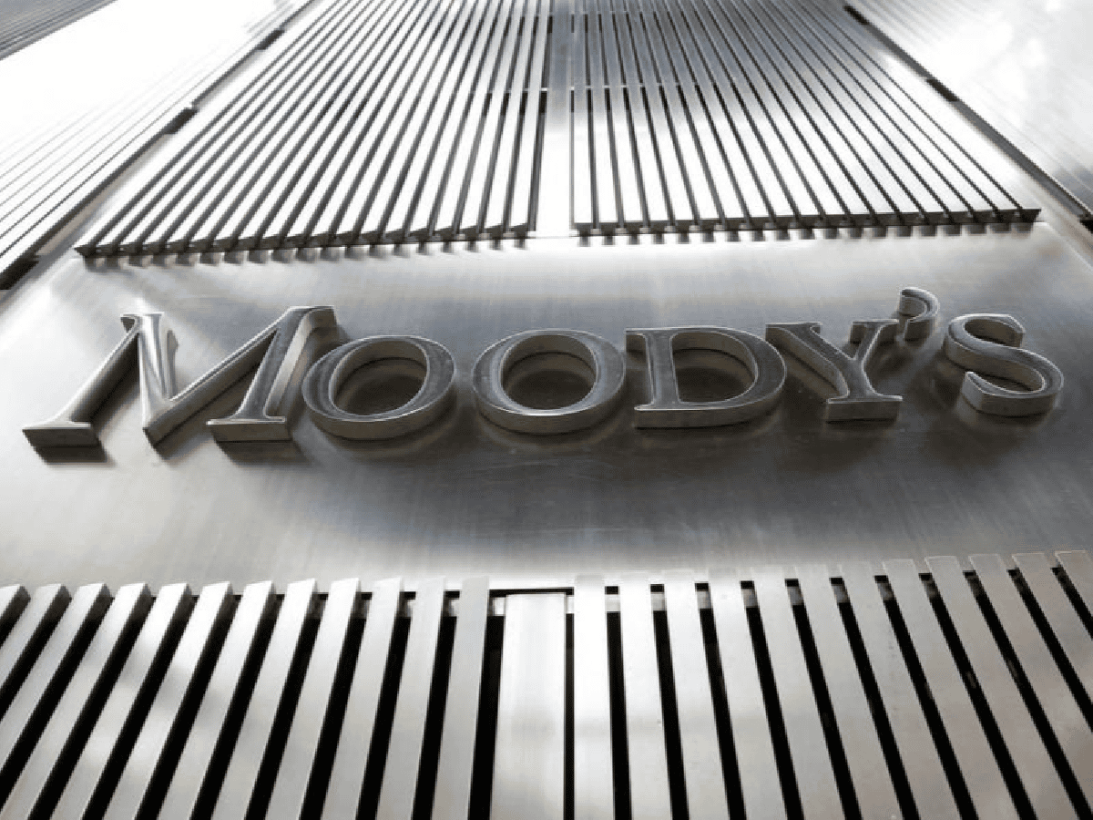 Moodys: “Es fundamental que el gobierno fije políticas fiscales y monetarias creíbles”