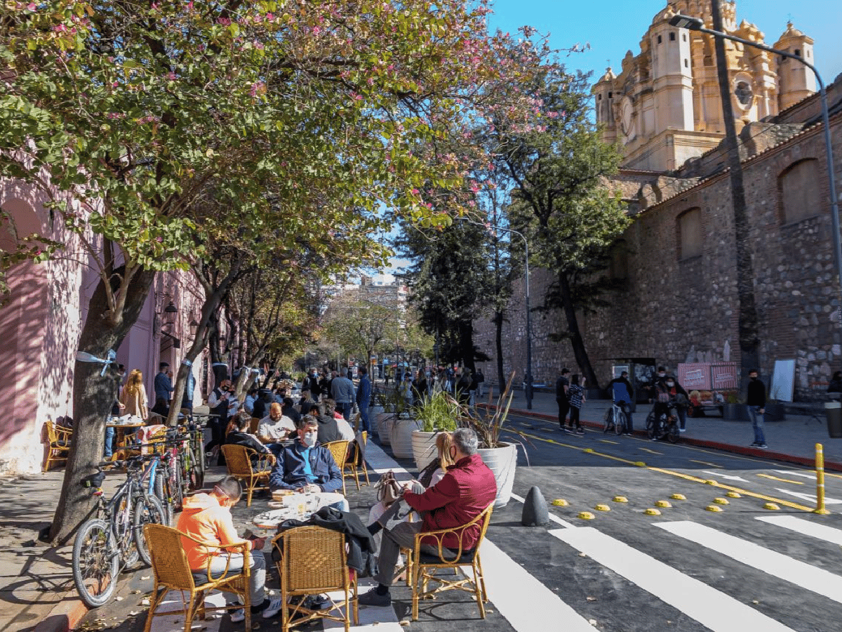 Abrieron una nueva peatonal con espacio gastronómico en la ciudad de Córdoba  