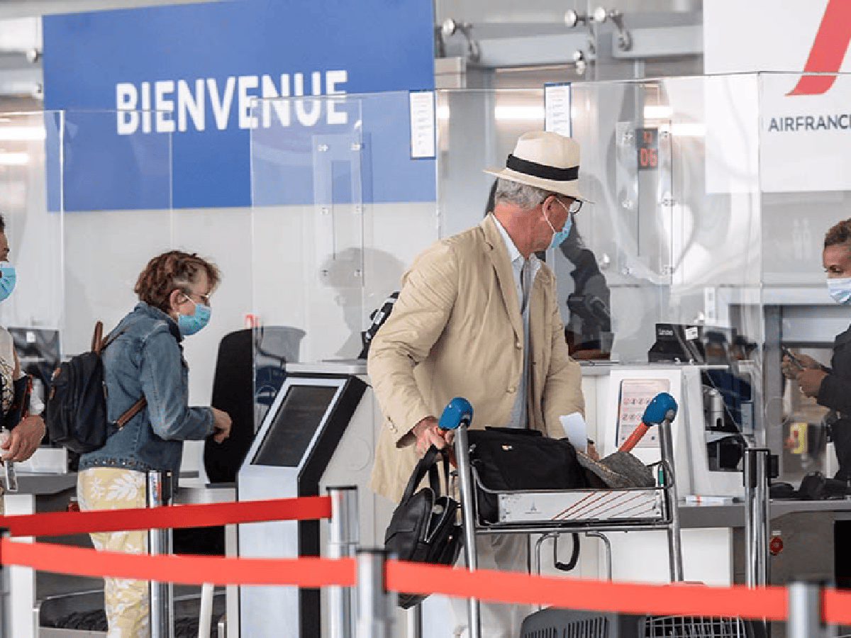 Francia pedirá tests a viajeros de la Argentina y otros países de la región