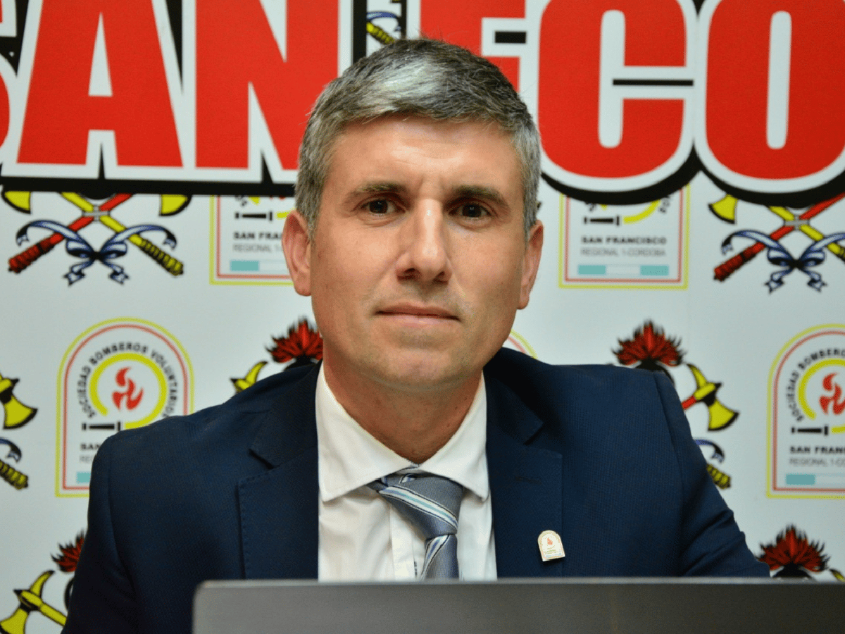 Rodrigo Franceschi  es el nuevo presidente de  Bomberos   