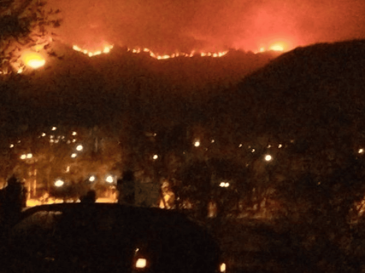 Alerta extrema: combaten incendios en Carlos Paz y Unquillo