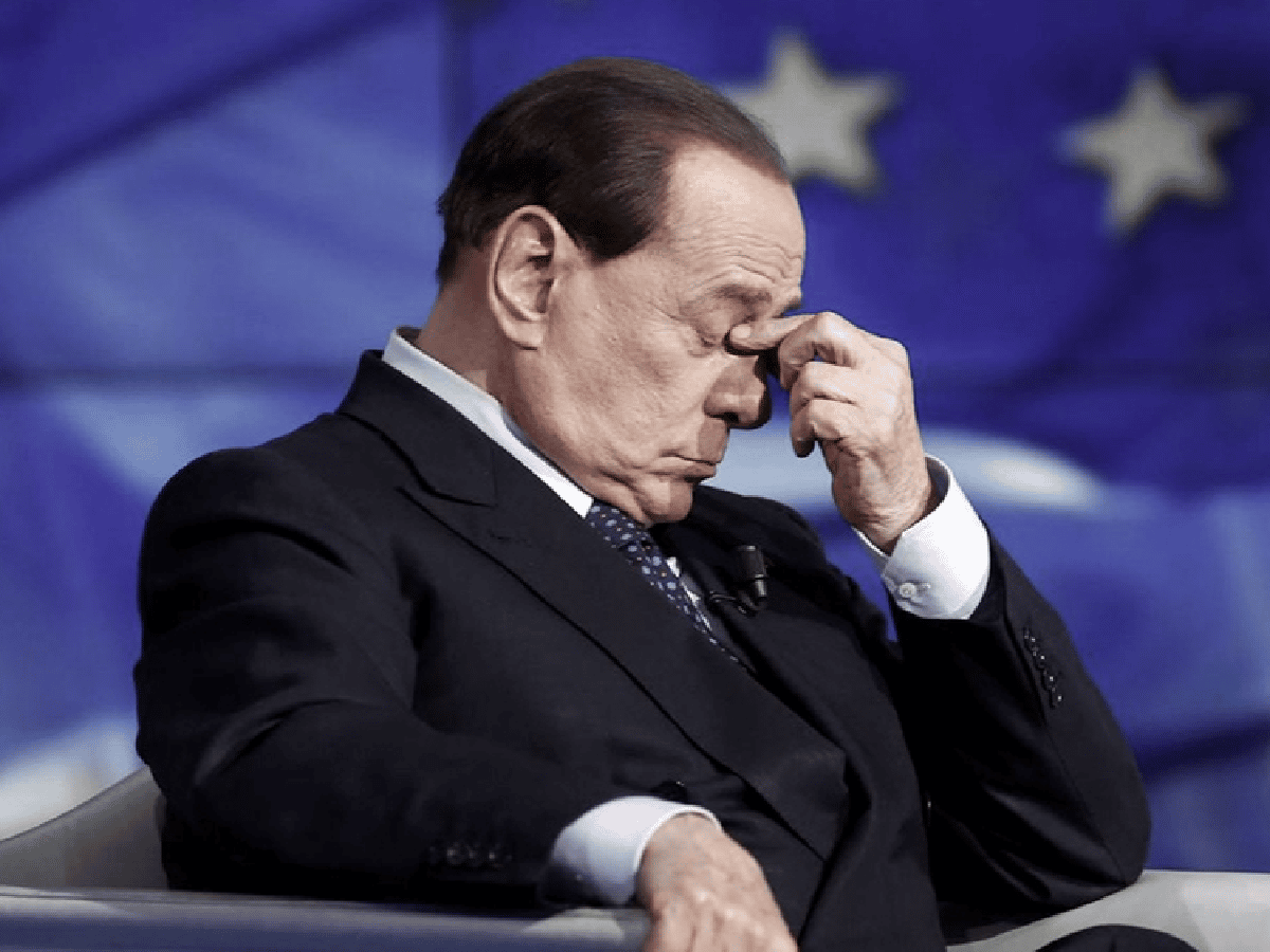 Berlusconi sigue delicado por el contagio de covid a inicios de este mes