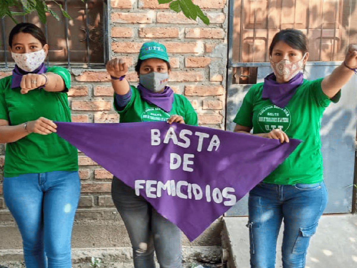 Mujeres ruralesrealizaron un pañuelazo para decir "basta" al machismo en el campo