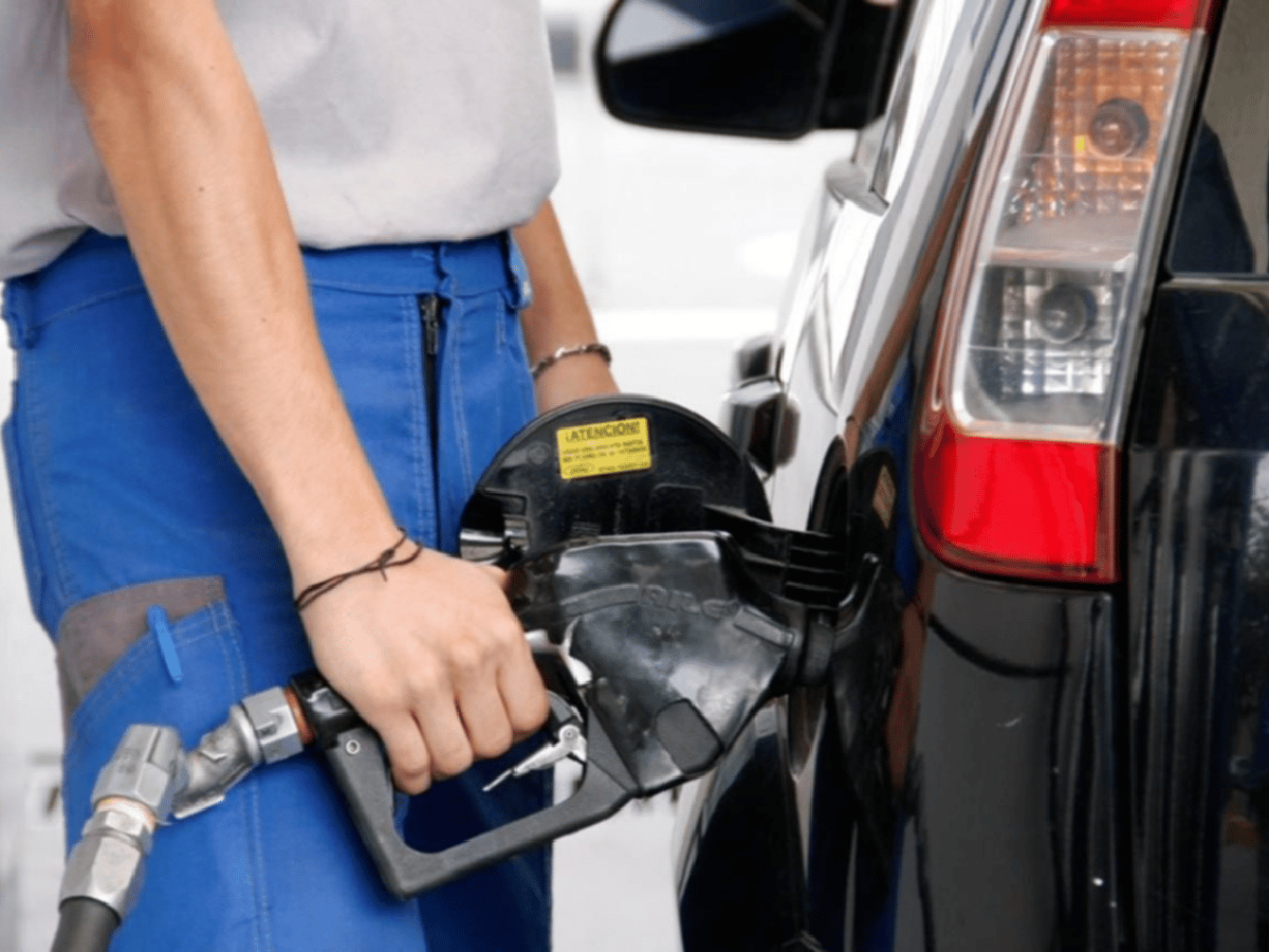 YPF aumentó un  3,5% el promedio de sus combustibles