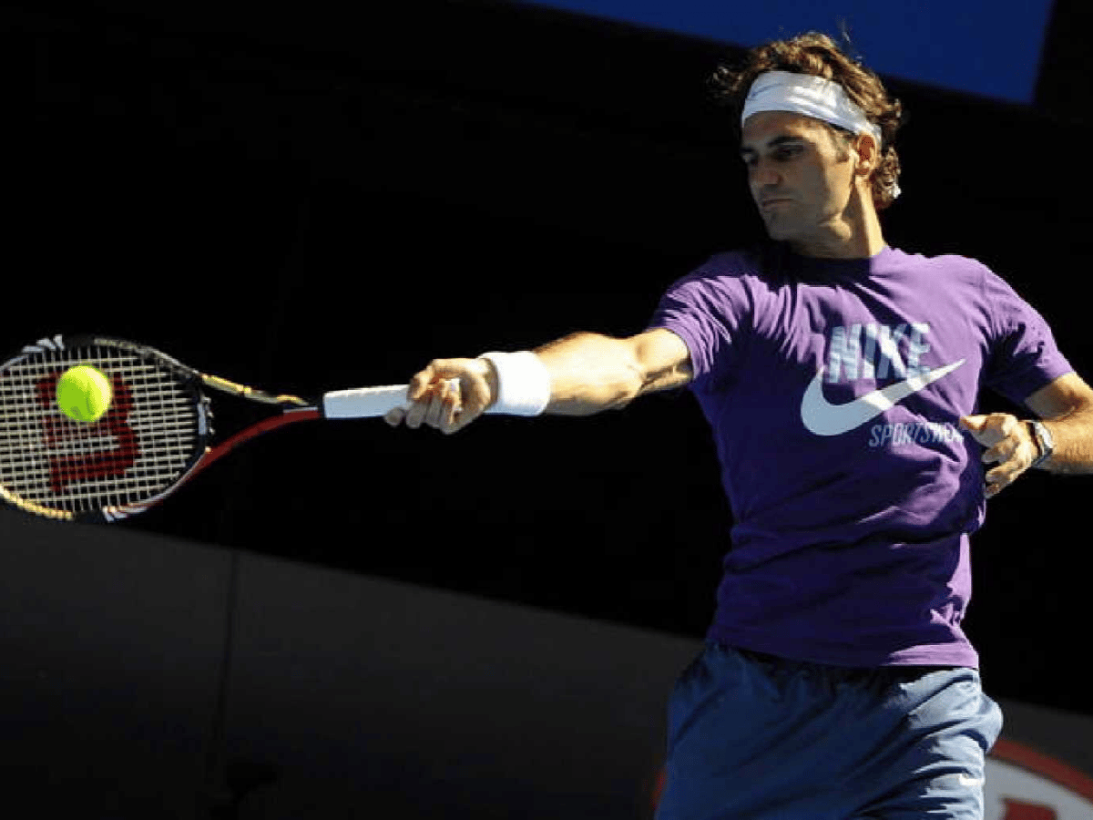 Federer se entrena y confía volver en 2021