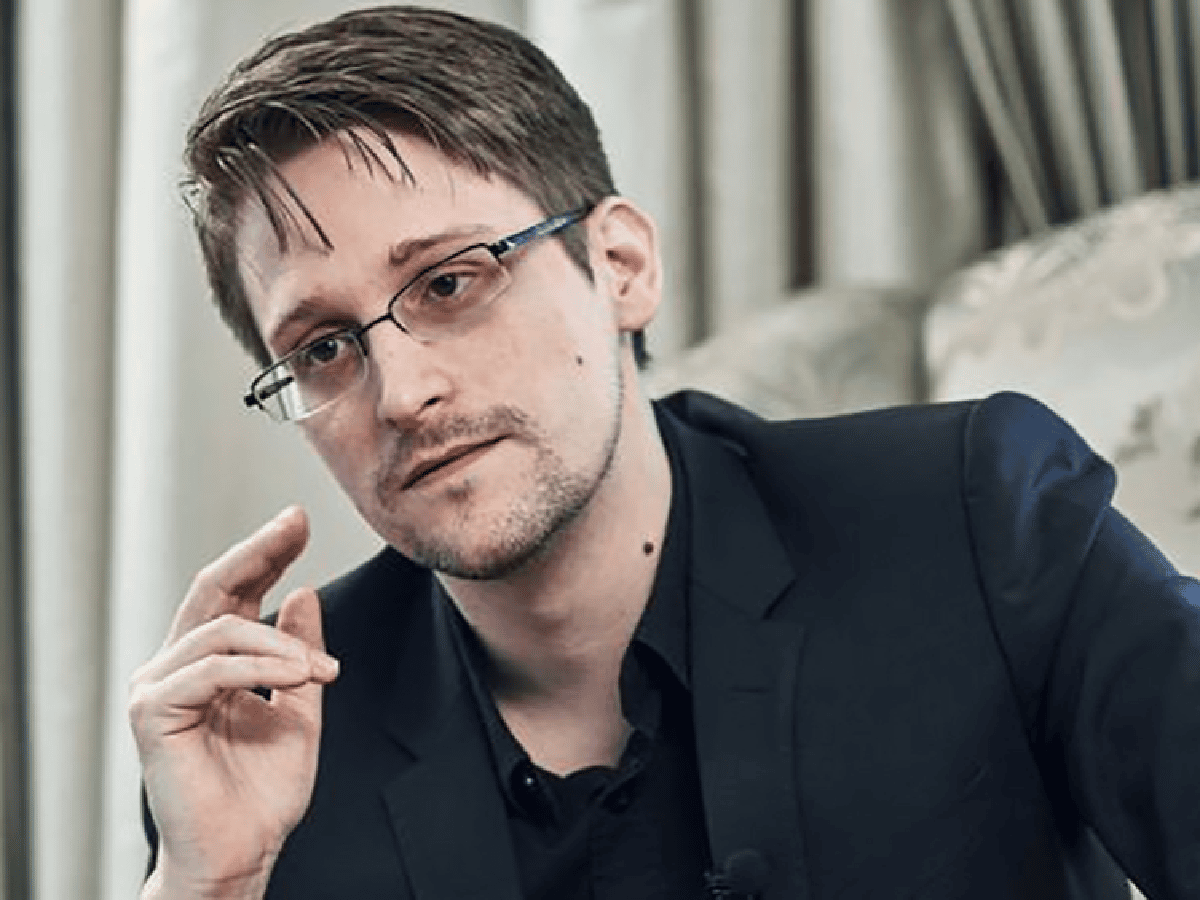 Rusia le otorga el permiso de residencia permanente a Snowden