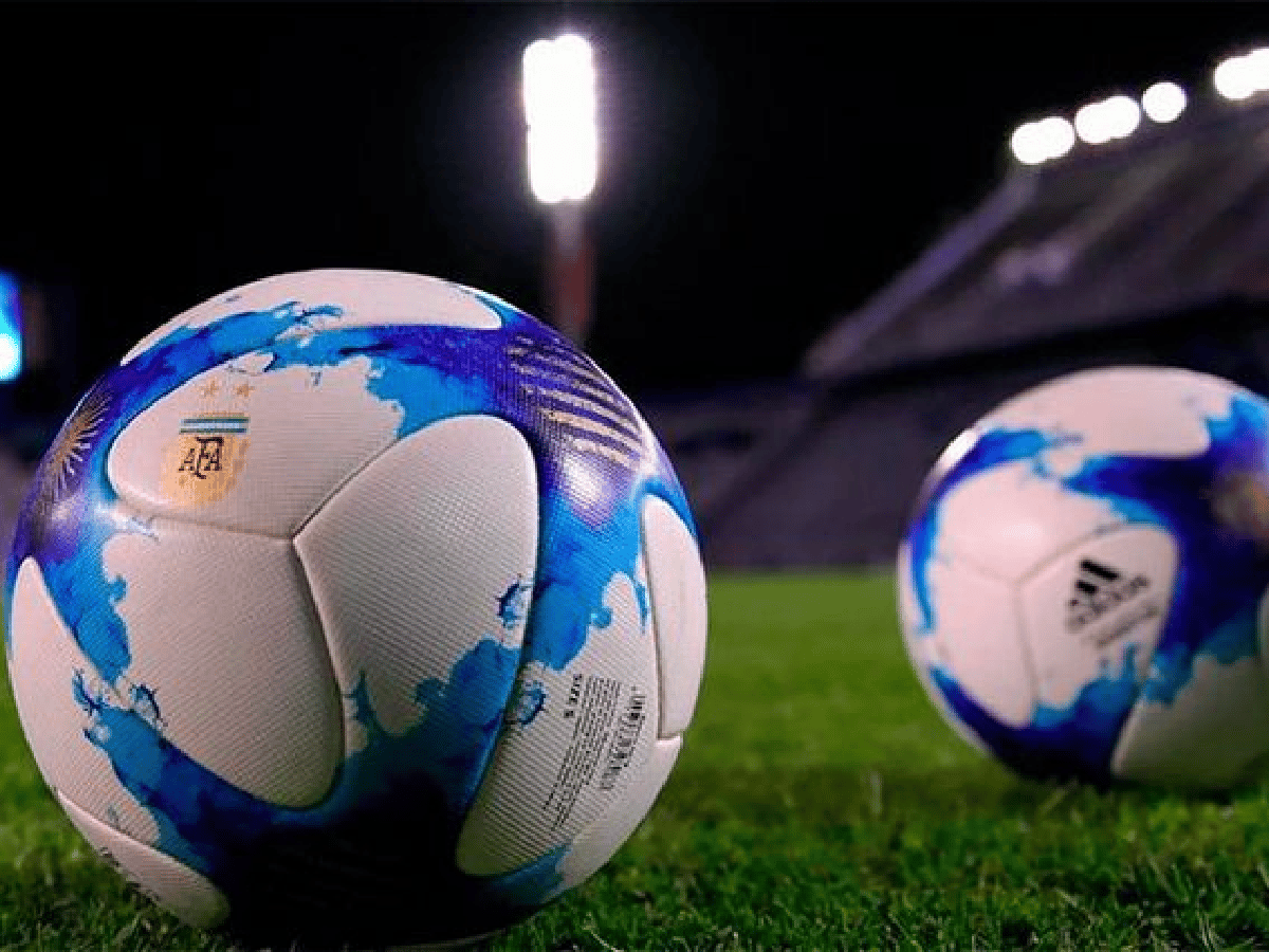 El Gobierno y la AFA se reúnen para definir el regreso del fútbol