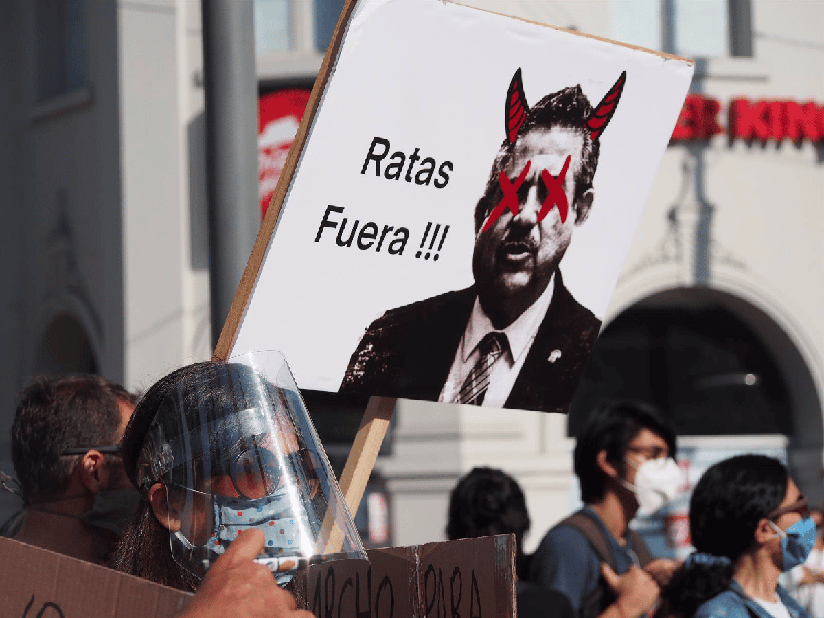 La crisis institucional del Perú
