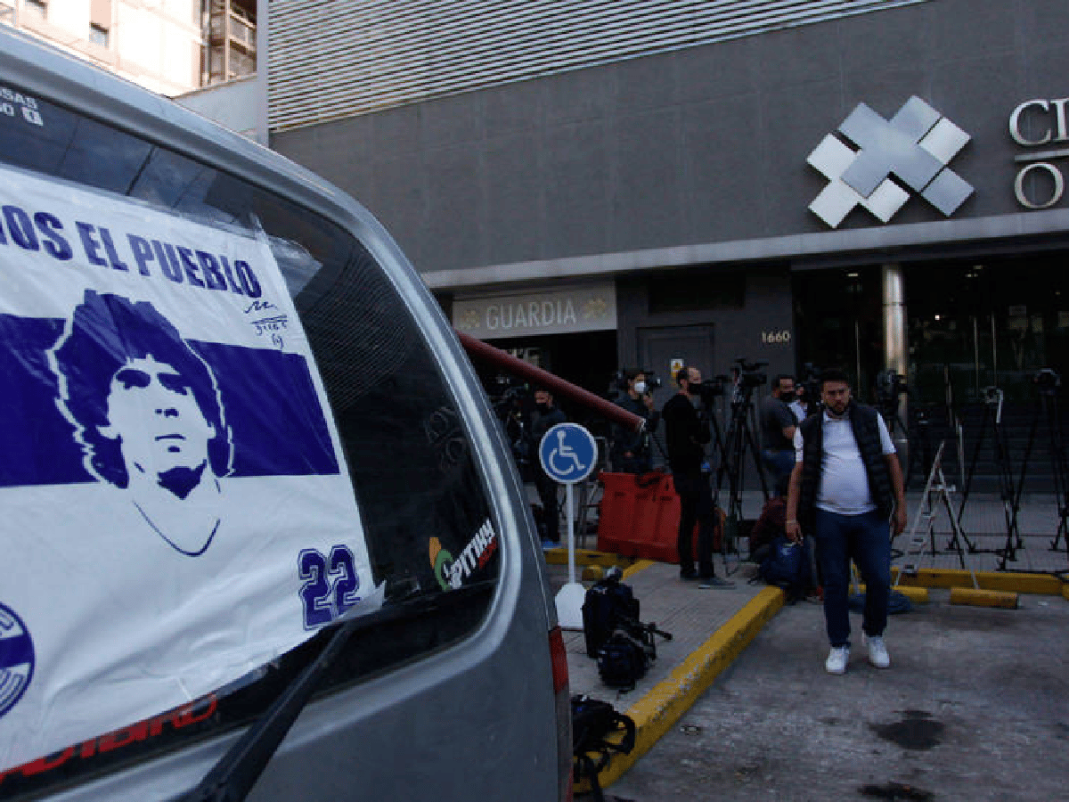 El nuevo parte médico de Diego Maradona: “Me asombra su recuperación, es muy buena”