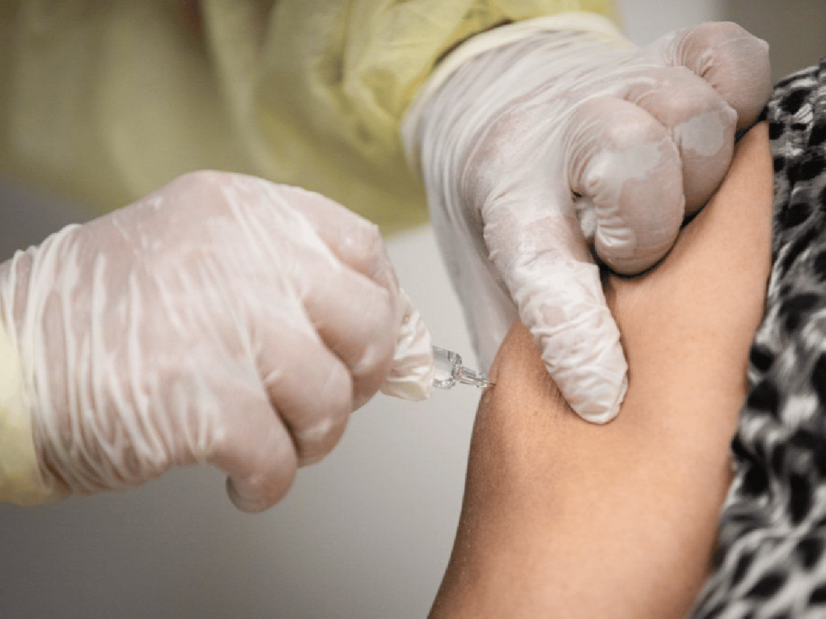 Oxford-AstraZeneca asegura que su vacuna tiene una eficacia del 99 %
