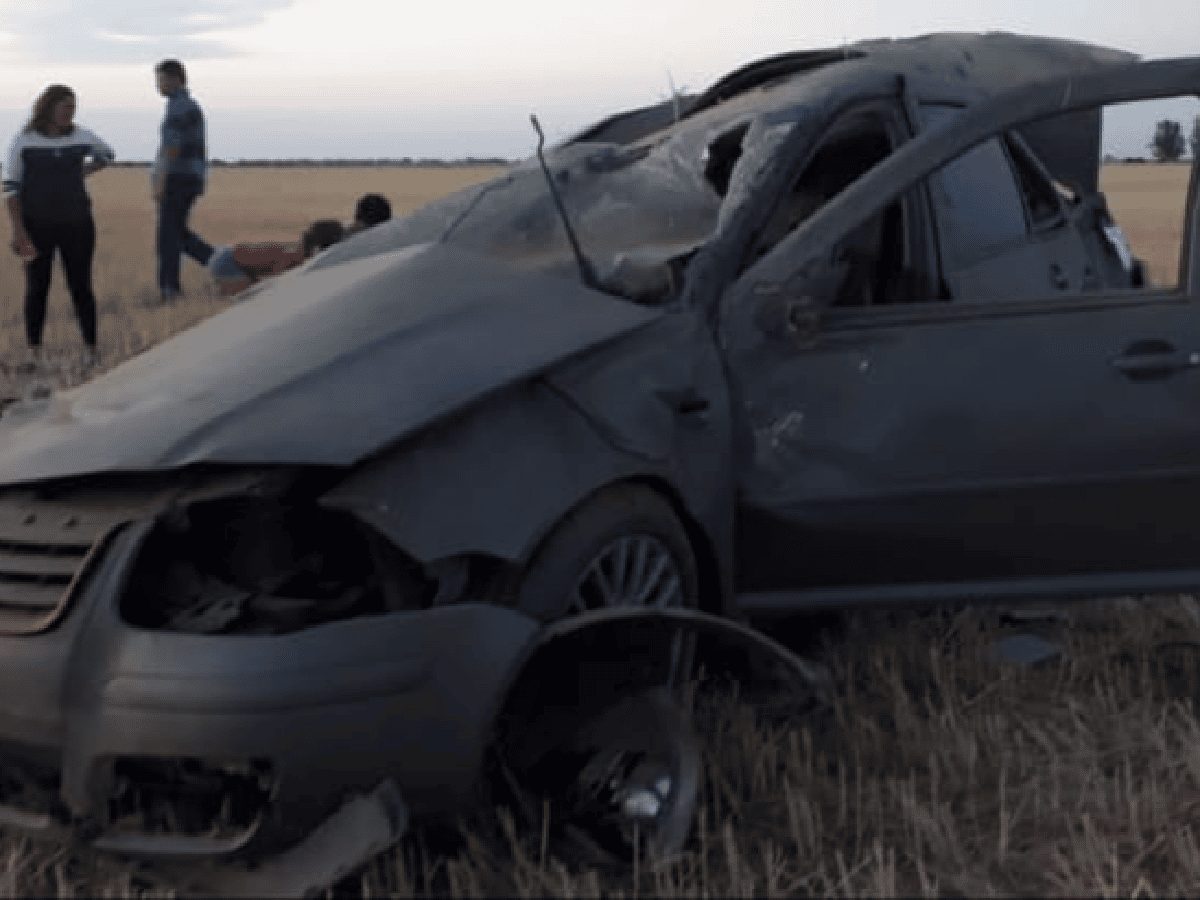 Altos de Chipión: se fracturó al volcar el auto que conducía 