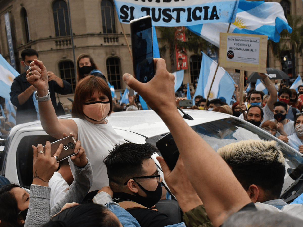 Bullrich participó del "banderazo" en Córdoba