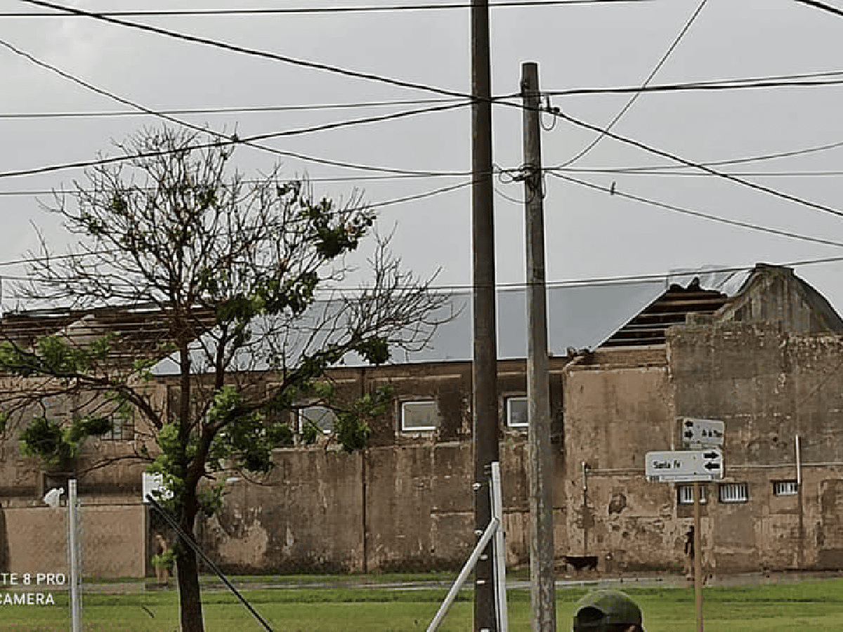 Colonia San Bartolomé: voladura de techos y cientos de familias sin teléfono fijo
