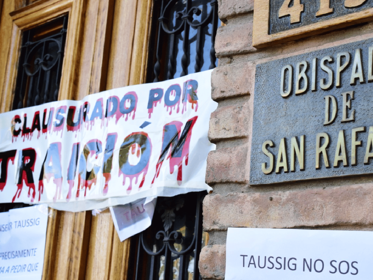 Un cura párroco agredió a golpes a un obispo de Mendoza durante una reunión
