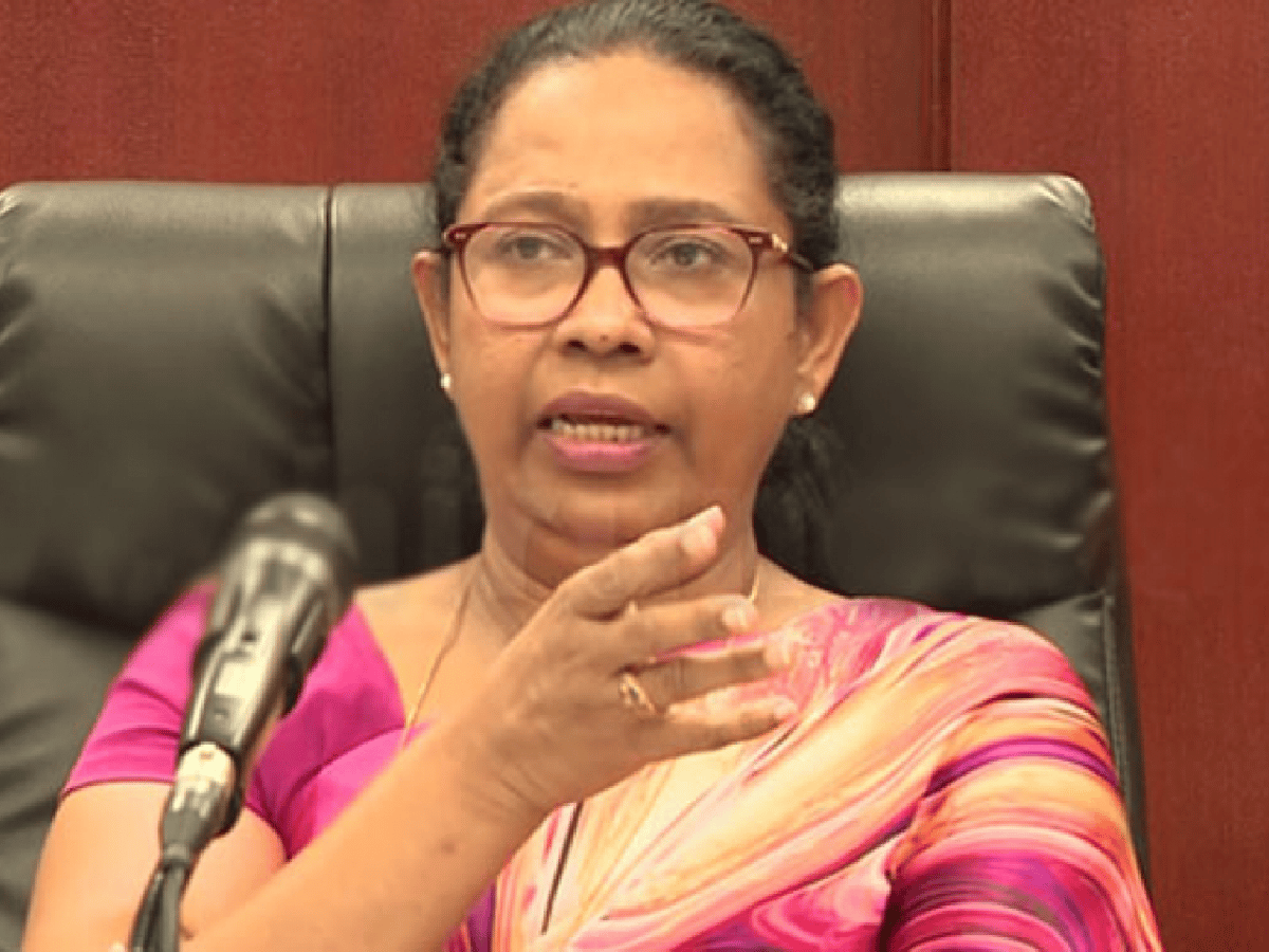 Ministra de Salud de Sri Lanka contrae coronavirus tras tomar "poción mágica" contra Covid-19